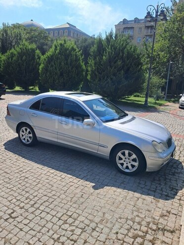Mercedes C 220 2003, 434,000 km - 2.1 l - Bakı