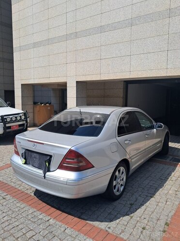 Mercedes C 220 2003, 434,000 km - 2.1 l - Bakı