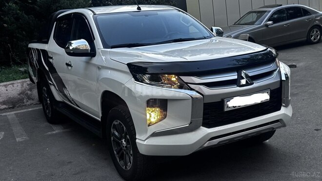 Mitsubishi L200 2023, 62,000 km - 2.4 l - Bakı