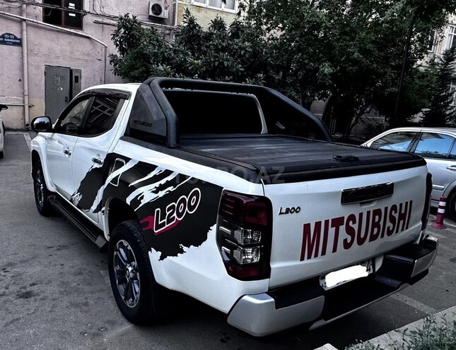 Mitsubishi L200 2023, 62,000 km - 2.4 l - Bakı