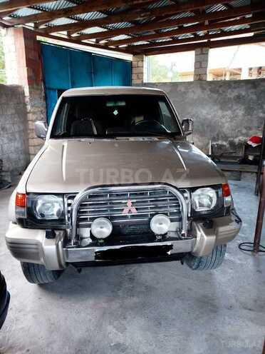 Mitsubishi Pajero 1993, 295,632 km - 2.5 l - Şəki