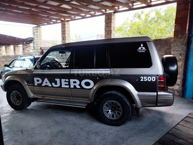 Mitsubishi Pajero 1993, 295,632 km - 2.5 l - Şəki