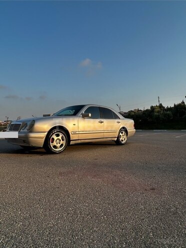 Mercedes E 200 1995, 460,000 km - 2.0 l - Bakı
