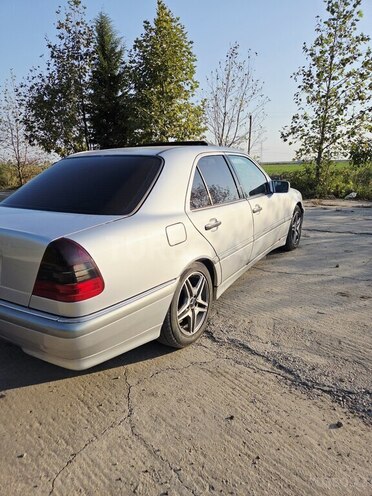Mercedes C 230 1999, 275,000 km - 2.3 l - Beyləqan