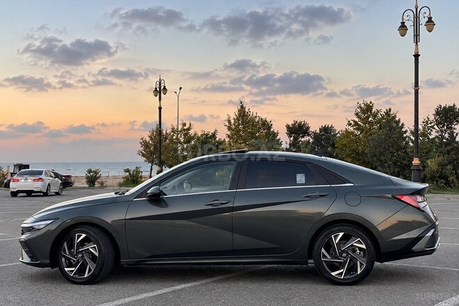 Hyundai Elantra 2025, 11,250 km - 1.5 л - Sumqayıt
