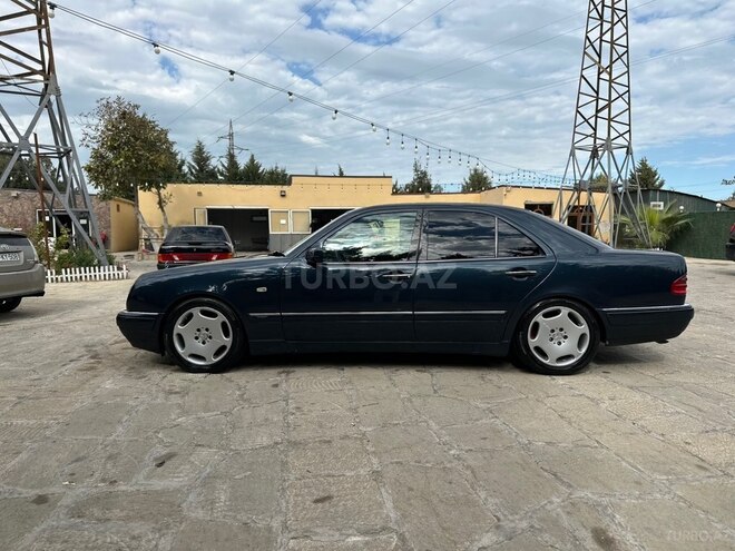 Mercedes E 280 1999, 260,000 km - 2.8 l - Bakı