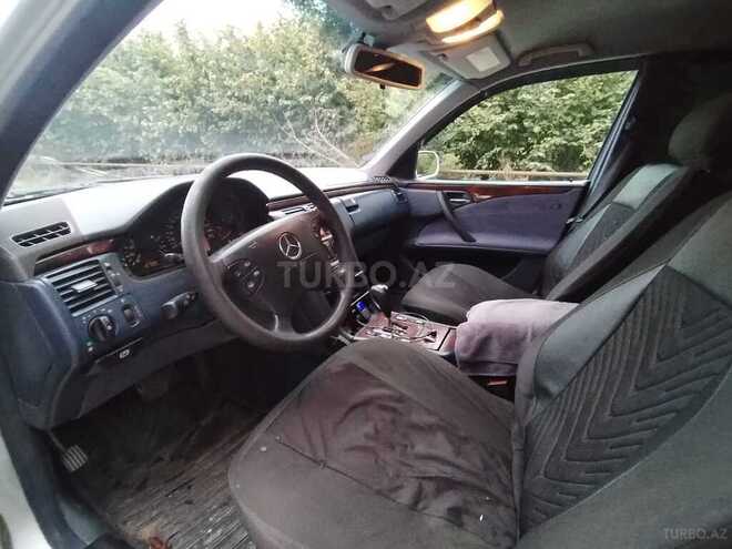 Mercedes E 220 2001, 569,738 km - 2.2 l - Qazax