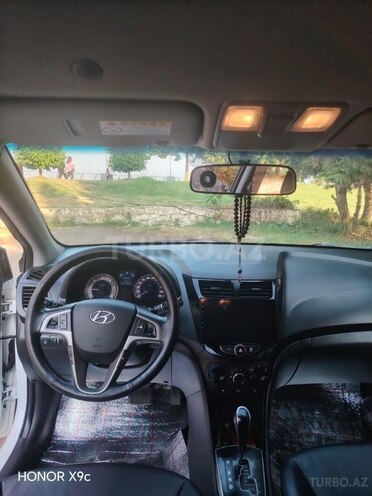 Hyundai Accent 2016, 100,000 km - 1.6 л - Astara