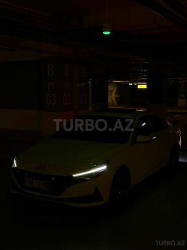 Hyundai Elantra 2023, 60,500 km - 2.0 l - Bakı