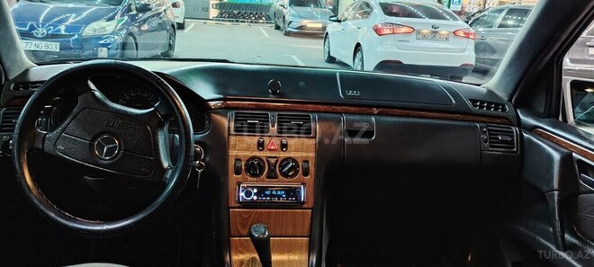 Mercedes E 200 1997, 525,530 km - 2.0 l - Bakı