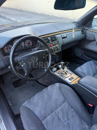 Mercedes E 240 2000, 410,523 km - 2.4 l - Bakı