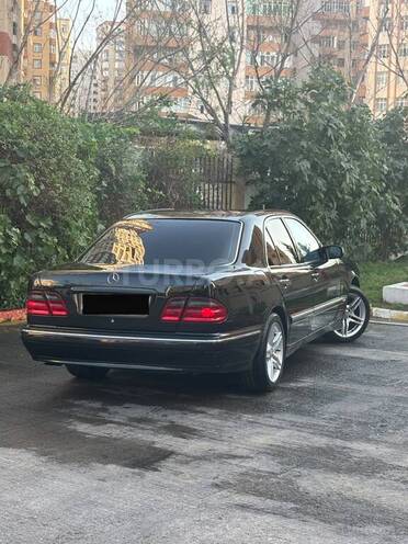 Mercedes E 240 2000, 356,000 km - 2.4 l - Bakı
