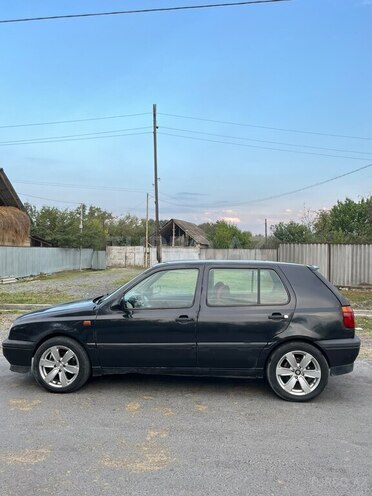 Volkswagen Golf 1992, 250,000 km - 2.0 l - Zaqatala