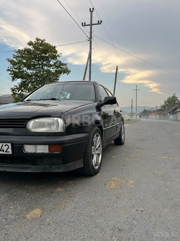 Volkswagen Golf 1992, 250,000 km - 2.0 l - Zaqatala