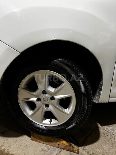 Renault Logan 2014, 300,000 km - 1.6 л - Bakı