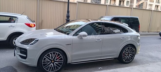 Porsche Cayenne E-hybrid Coupe 2023, 31,407 km - 3.0 l - Bakı