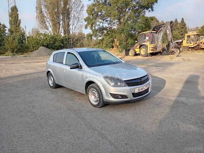 Opel Astra 2009, 281,261 km - 1.4 l - Mingəçevir