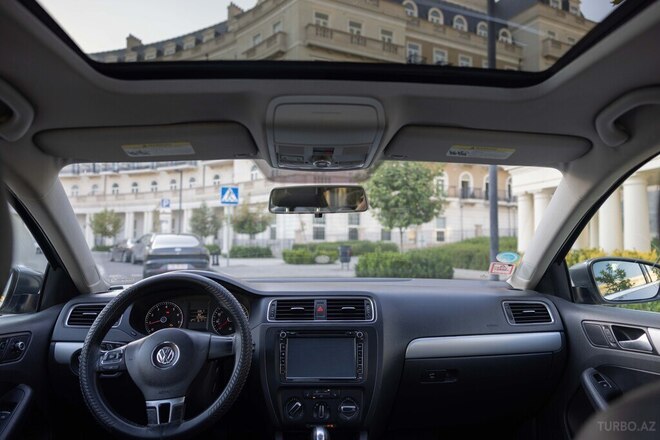 Volkswagen Jetta 2013, 241,402 km - 1.8 l - Bakı