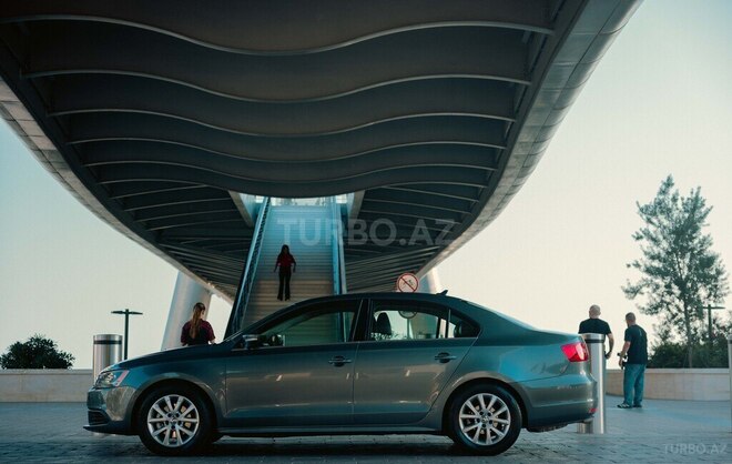Volkswagen Jetta 2013, 241,402 km - 1.8 l - Bakı