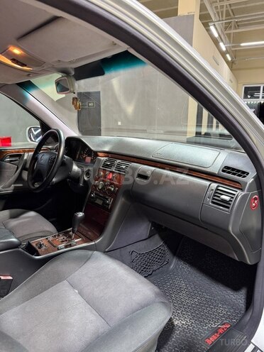 Mercedes E 200 1999, 240,000 km - 2.0 л - Sumqayıt