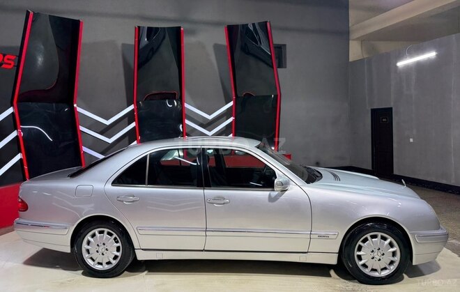 Mercedes E 200 1999, 240,000 km - 2.0 л - Sumqayıt