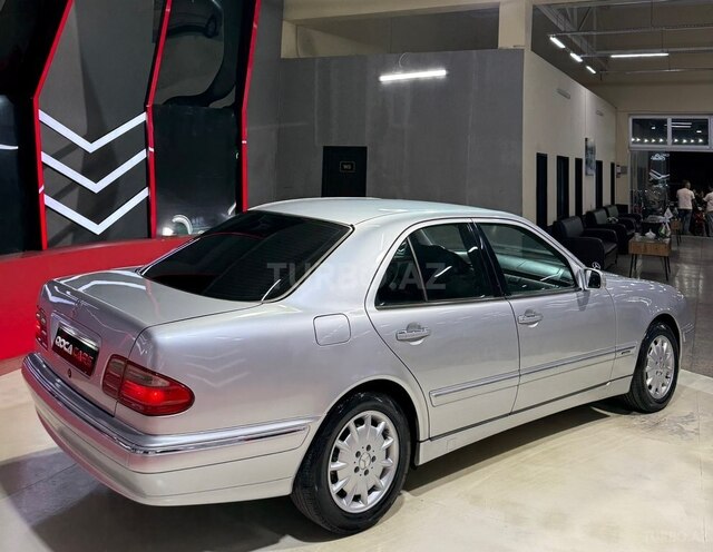 Mercedes E 200 1999, 240,000 km - 2.0 л - Sumqayıt