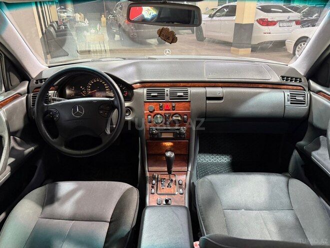 Mercedes E 200 1999, 240,000 km - 2.0 л - Sumqayıt