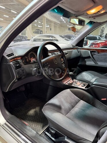 Mercedes E 200 1999, 240,000 km - 2.0 л - Sumqayıt