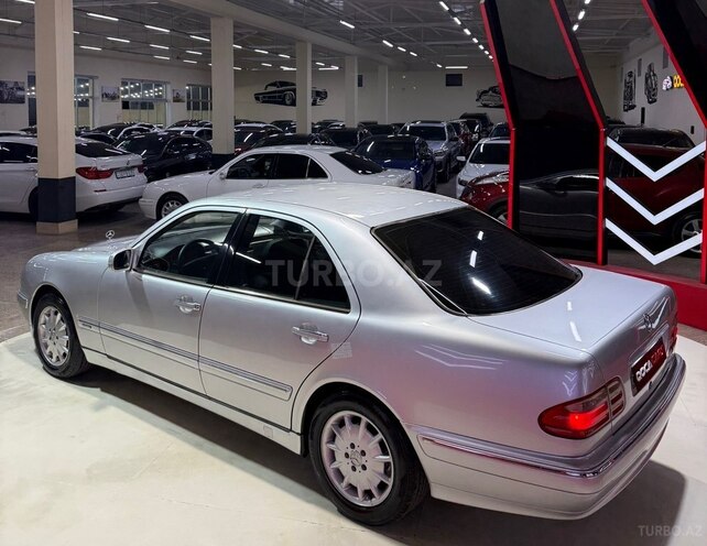 Mercedes E 200 1999, 240,000 km - 2.0 л - Sumqayıt