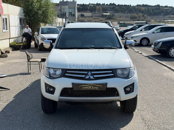 Mitsubishi L200 2015, 180,000 km - 2.5 l - Bakı
