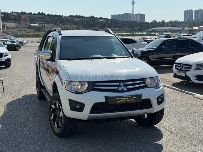 Mitsubishi L200 2015, 180,000 km - 2.5 l - Bakı