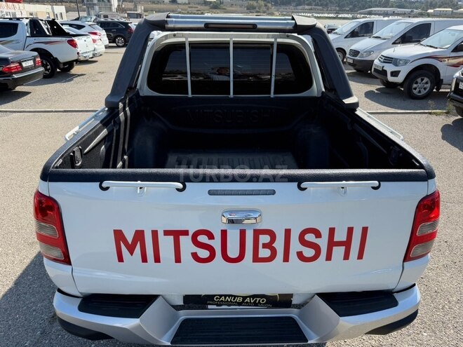 Mitsubishi L200 2016, 197,000 km - 2.5 l - Bakı