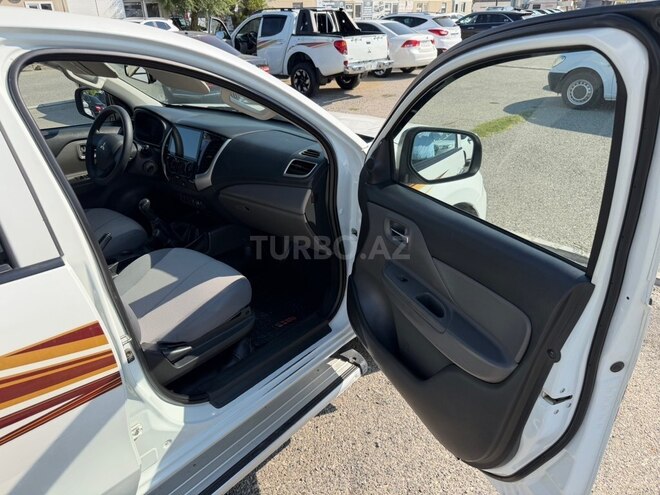 Mitsubishi L200 2016, 197,000 km - 2.5 l - Bakı
