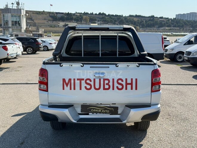 Mitsubishi L200 2016, 197,000 km - 2.5 l - Bakı