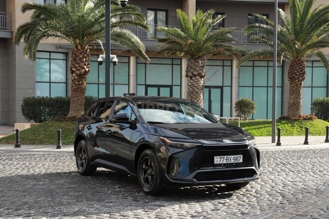 Toyota bZ4X 2023, 30,000 km - 0.0 l - Bakı