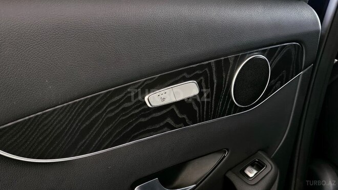 Mercedes GLC 300 4MATIC 2019, 77,000 km - 2.0 l - Bakı