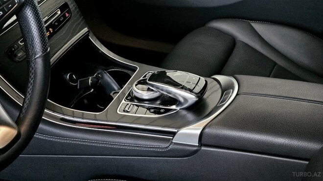 Mercedes GLC 300 4MATIC 2019, 77,000 km - 2.0 l - Bakı