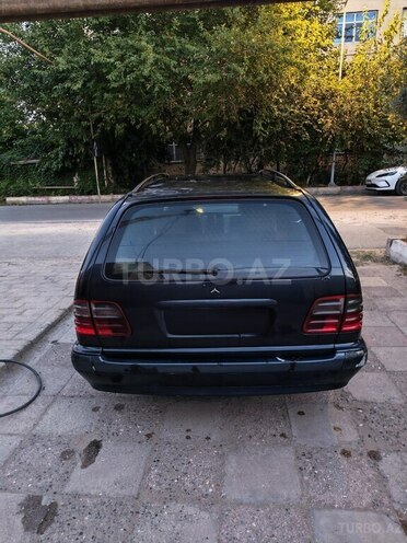 Mercedes E 220 1999, 486,358 km - 2.2 l - Salyan