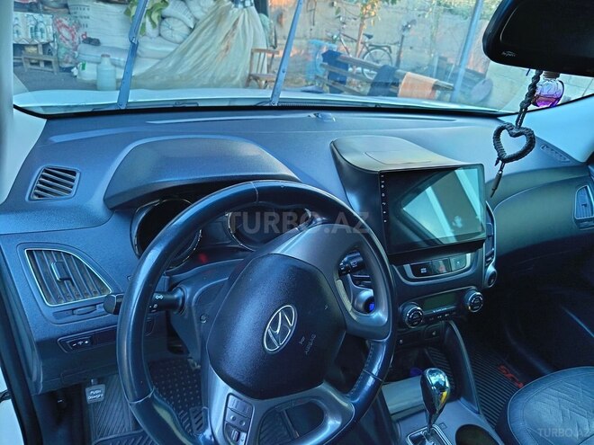 Hyundai ix35 2010, 290,000 km - 2.0 l - Yevlax