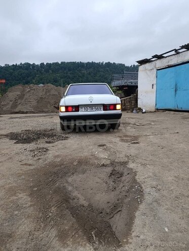Mercedes 190 1989, 245,000 km - 2.5 l - Astara