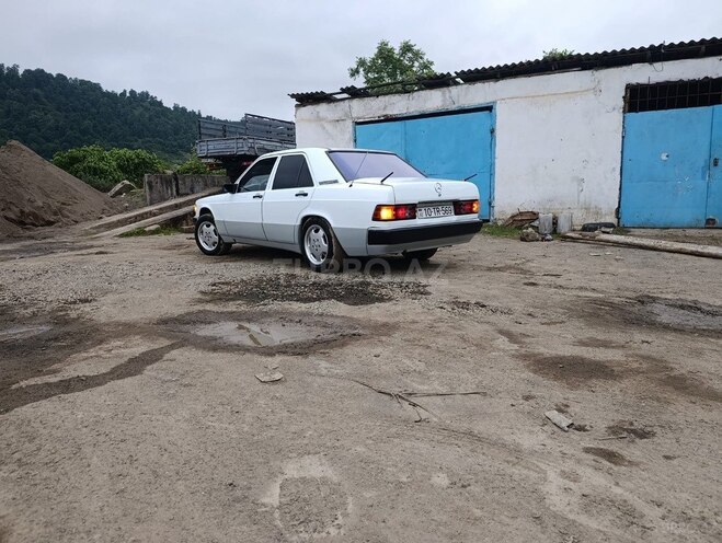 Mercedes 190 1989, 245,000 km - 2.5 l - Astara