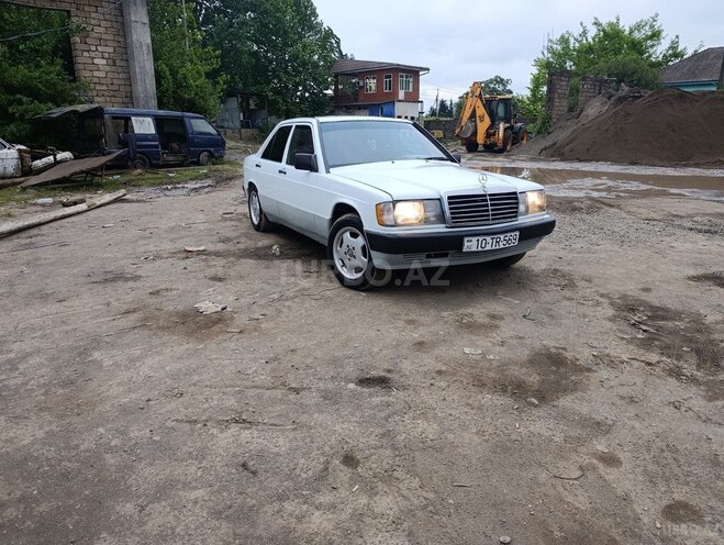 Mercedes 190 1989, 245,000 km - 2.5 l - Astara