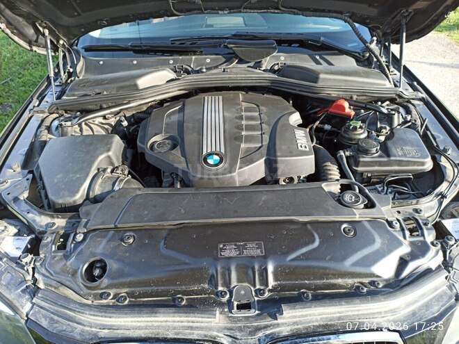 BMW 520 2009, 330,000 km - 2.0 l - Qusar