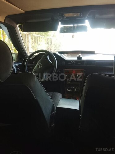 Mercedes 190 1990, 350,000 km - 2.0 l - Salyan