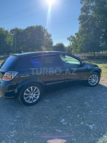 Opel Astra 2009, 320,000 km - 1.4 l - Quba