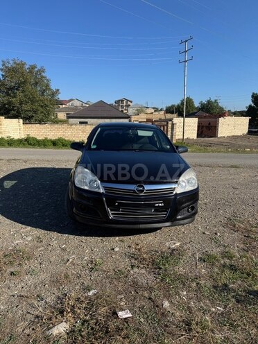 Opel Astra 2009, 320,000 km - 1.4 l - Quba