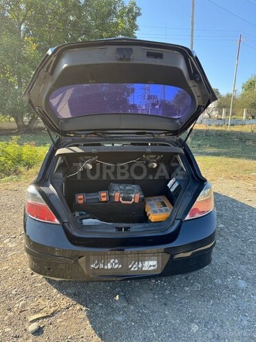 Opel Astra 2009, 320,000 km - 1.4 l - Quba