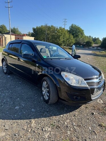 Opel Astra 2009, 320,000 km - 1.4 l - Quba