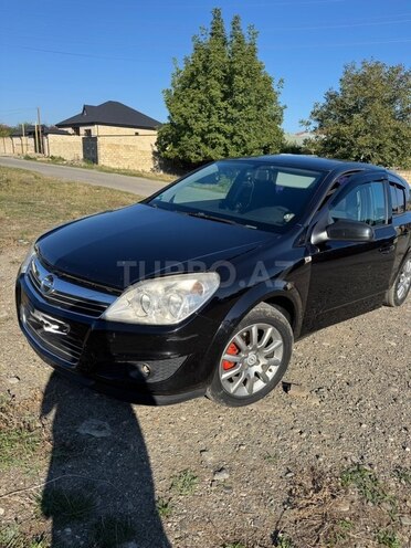 Opel Astra 2009, 320,000 km - 1.4 l - Quba