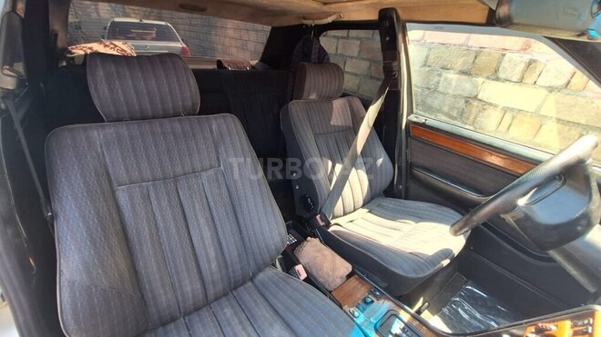Mercedes 200 E 1993, 858,550 km - 2.0 л - Quba